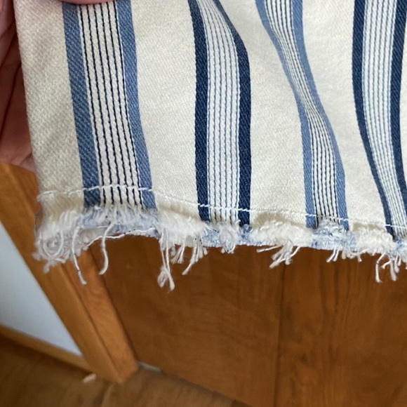NWT H&M denim striped jeans! 🦋 - Picture 6 of 11